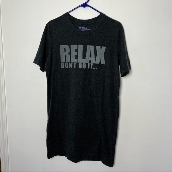 Paper Label 'Relax' Graphic Tee - Picture 3 of 8